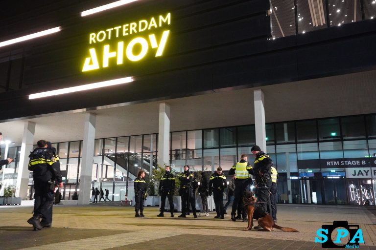 Jongen (15) en man (23) gewond bij steekincident na concert in Ahoy Rotterdam