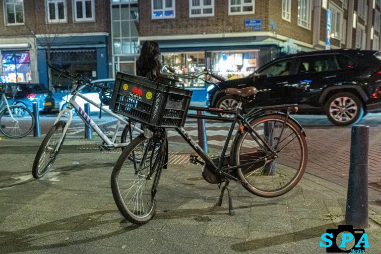Fietser en automobilist in botsing op kruising Schiedamse Vest Rotterdam