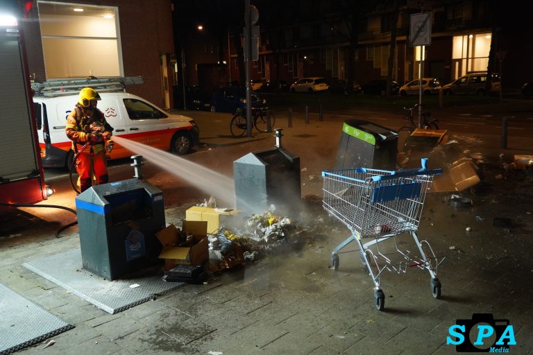 Afval in brand bij ondergrondse container Claes de Vrieselaan Rotterdam