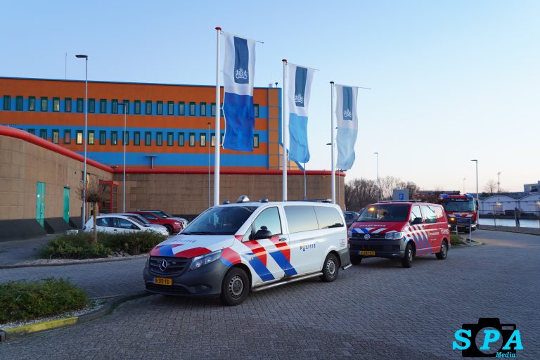 Brand in bij P.I. Blijdorpse polder in Rotterdam