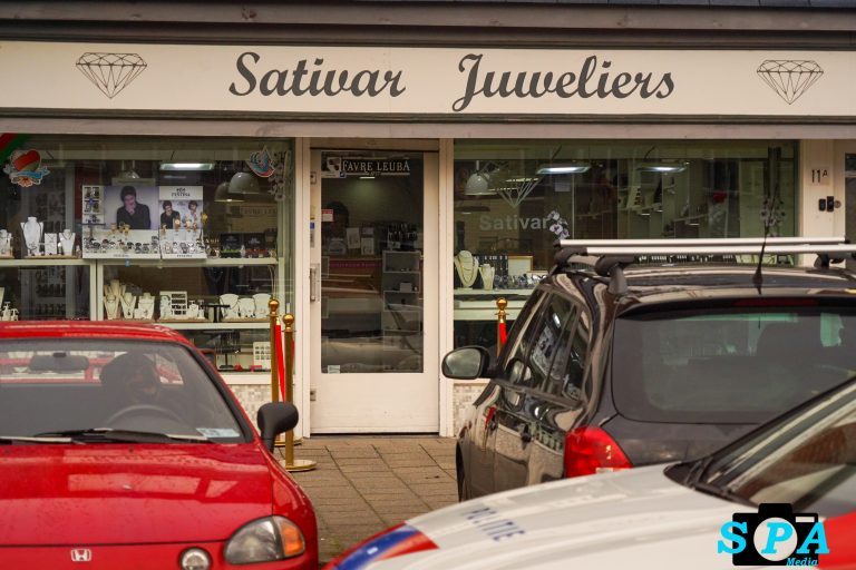 Politie doet onderzoek na mislukte overval op juwelier Duyvesteynstraat Rotterdam