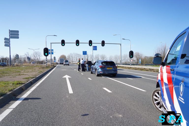 Kop-staart botsing voor verkeerslichten Doenkade Rotterdam
