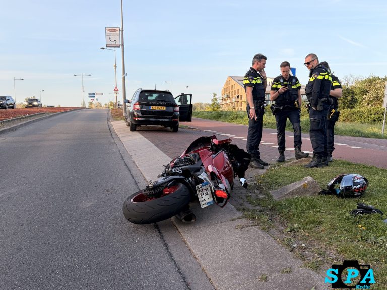 Motorrijder crasht tijdens politieachtervolging op Oudelandselaan in Berkel en Rodenrijs