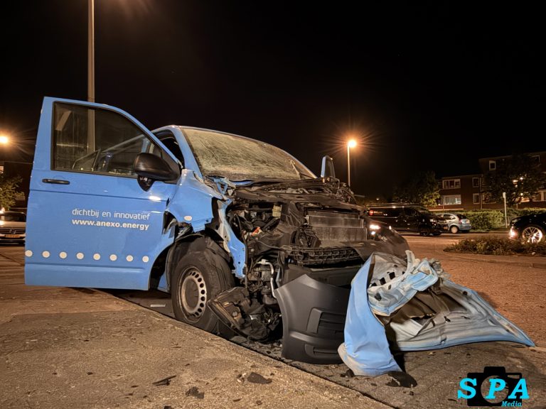 Explosie bij bedrijfsbus zorgt voor flinke schade Spinet in Rotterdam