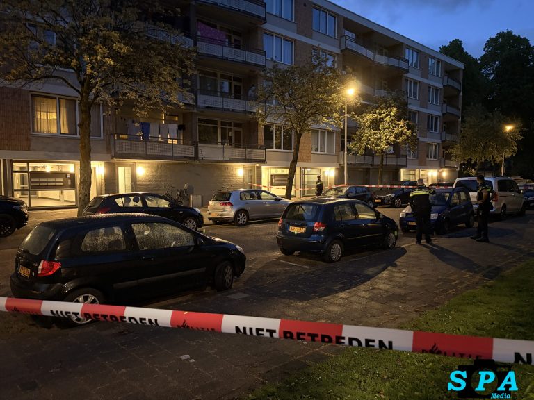 Schoten gelost op woning Krabbestraat Rotterdam-Schiebroek