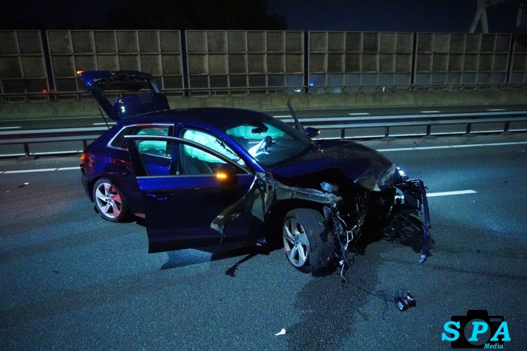 Hoofdrijbaan A16 Rotterdam volledig afgesloten na zwaar ongeval, bestuurder aangehouden