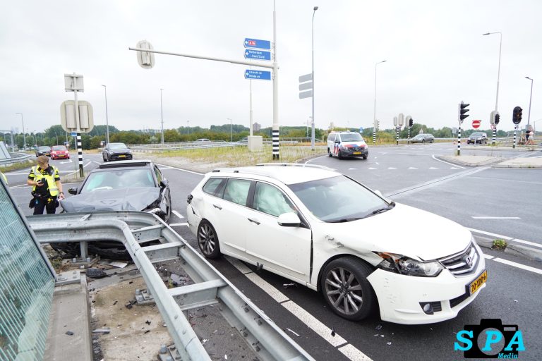 Gewonde en flinke schade na ongeval toerit A16 Bergschenhoek richting Rotterdam