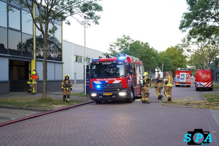 Kleine brand in bedrijf met isolatiemateriaal Algerastraat in Schiedam