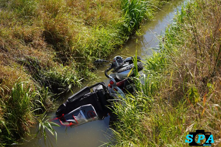 Man met scootmobiel te water op grens van Berkel en Rodenrijs en Pijnacker