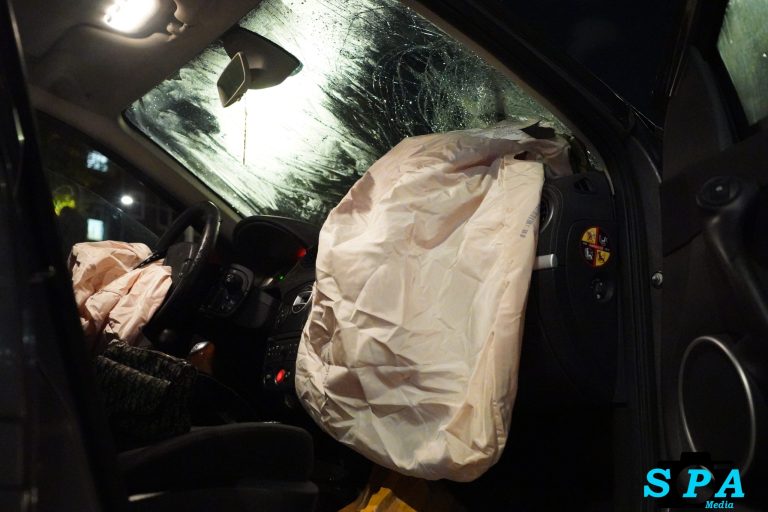 Vrouw aangehouden voor rijden onder invloed na ongeval Dorpsweg in Rotterdam